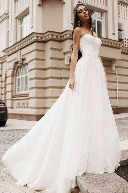 A-Linie Herzausschnitt Sweep Schleppe Tüll Brautkleid mit Applikationen WD268