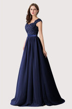 Vestido de dama de honor de gasa con escote en V y apliques en forma de A