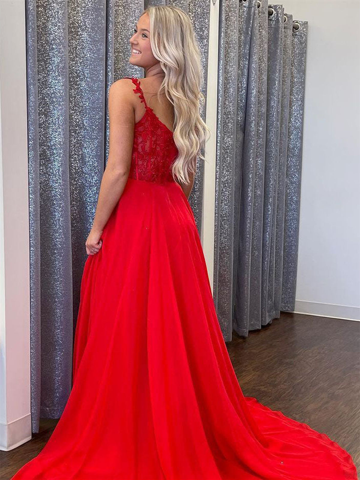 A-Linie V-Ausschnitt Spitze Lange Ballkleider mit Schlitz Rot Chiffon Formelle Abschluss-Abendkleider