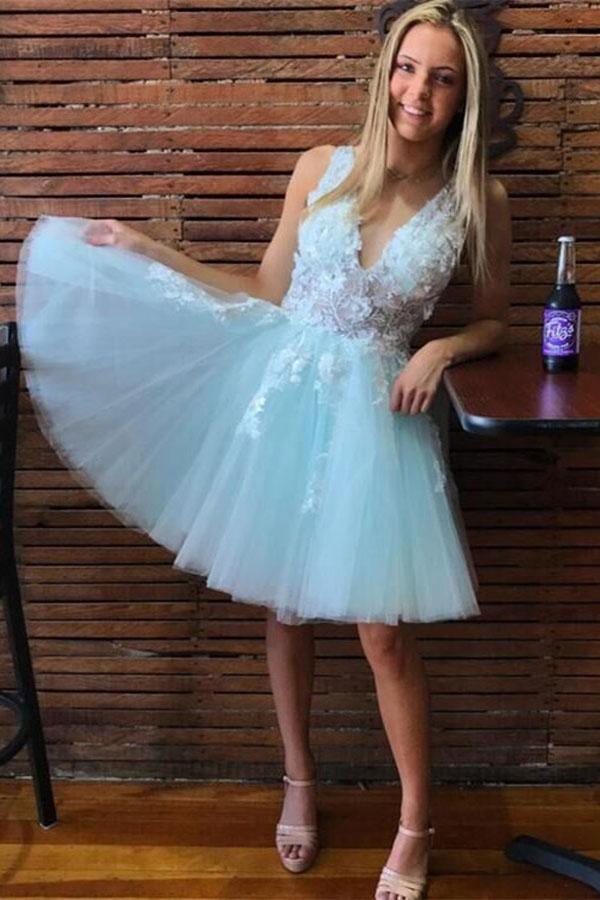 Vestido corto de fiesta de tul rosa y blanco con escote en V y corte A PD350