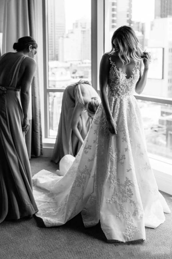 Vestidos de novia vintage de encaje con corte A y escote ilusión WD318
