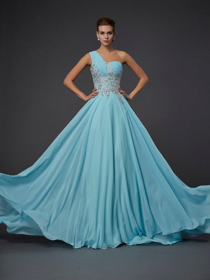 Elegante vestido de fiesta largo de gasa con volantes, sin mangas y un solo hombro