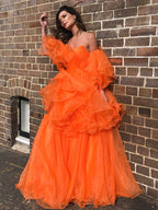 Vestidos de fiesta elegantes de organza con hombros descubiertos, mangas largas y largo hasta el suelo