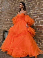 Vestidos de fiesta elegantes de organza con hombros descubiertos, mangas largas y largo hasta el suelo