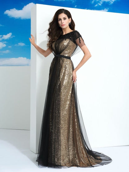 Vestido de fiesta elegante de corte A con escote transparente, lentejuelas, mangas cortas y red larga