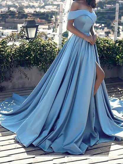 Elegante vestido de fiesta de satén con cola de corte A, sin mangas, hombros descubiertos y volantes