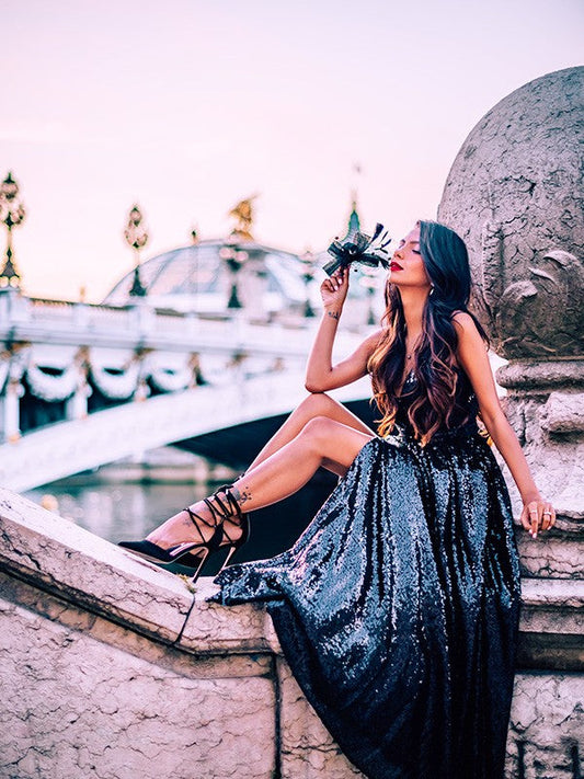 Vestidos de fiesta elegantes de corte A con tirantes finos, volantes y sin mangas