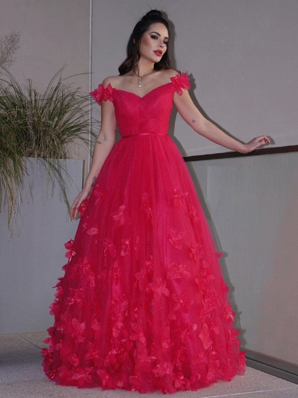 Elegante vestido de fiesta de tul con flores hechas a mano, corte A, hombros descubiertos, sin mangas y largo hasta el suelo