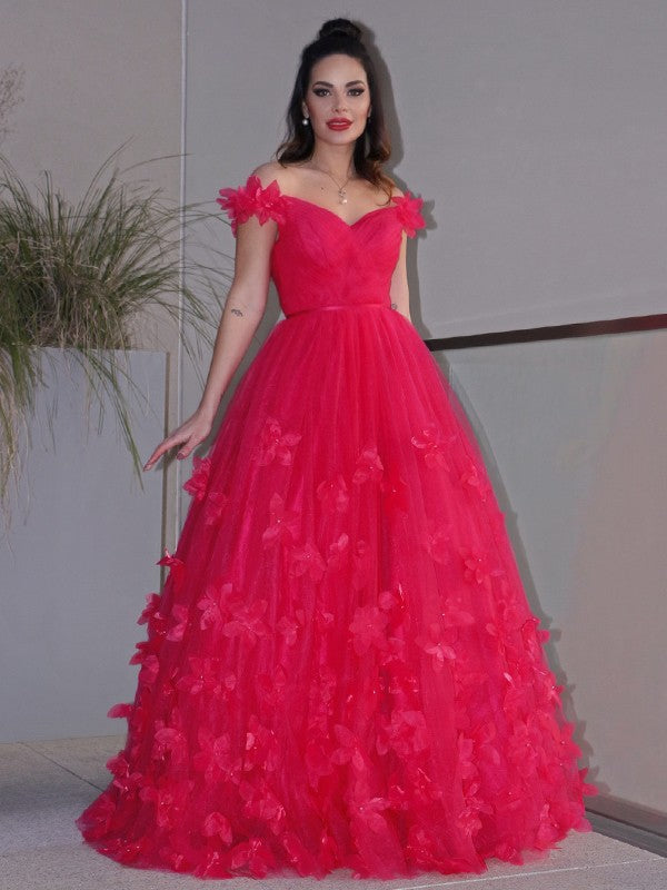 Elegante vestido de fiesta de tul con flores hechas a mano, corte A, hombros descubiertos, sin mangas y largo hasta el suelo