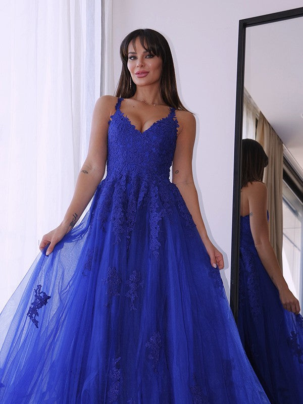 Vestidos de fiesta elegantes de tul con escote en V, sin mangas y apliques