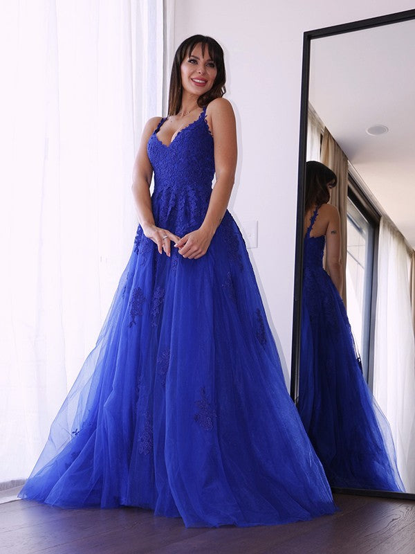 Vestidos de fiesta elegantes de tul con escote en V, sin mangas y apliques