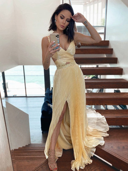 Vestidos de fiesta elegantes de organza con escote en V, sin mangas y volantes