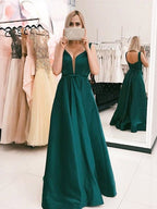A-Linie/Elegant V-Ausschnitt Rüschen Satin Ballkleider