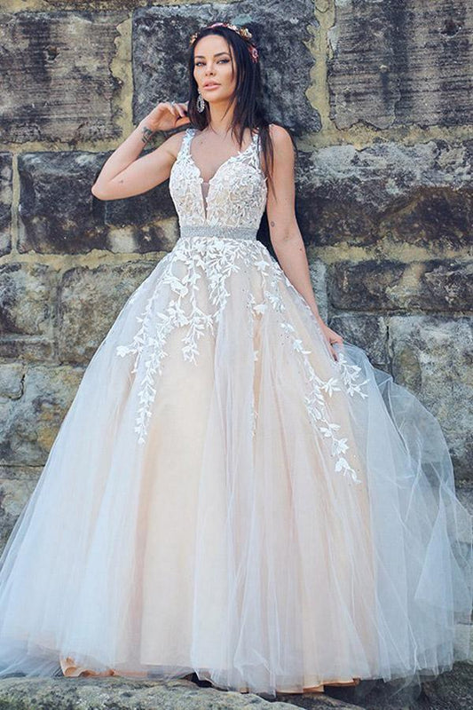 Vestido de tul con apliques, corte princesa, sin mangas, escote en V y cola larga WD537