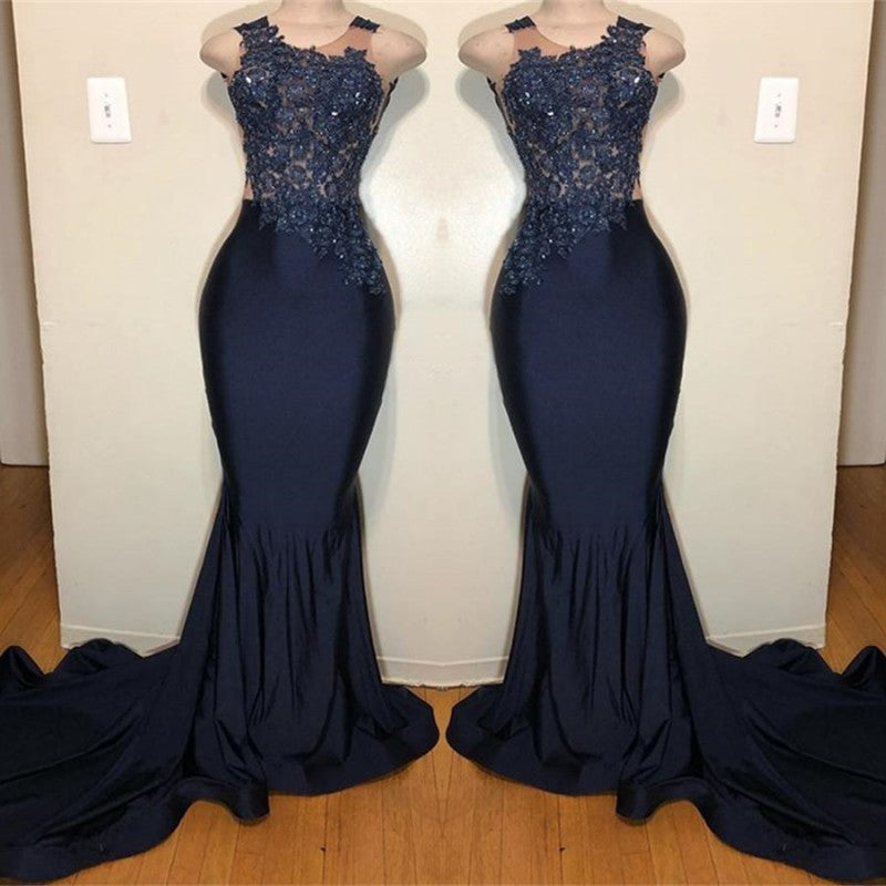 Vestido de fiesta de sirena sin mangas con hombros descubiertos y apliques intrincados
