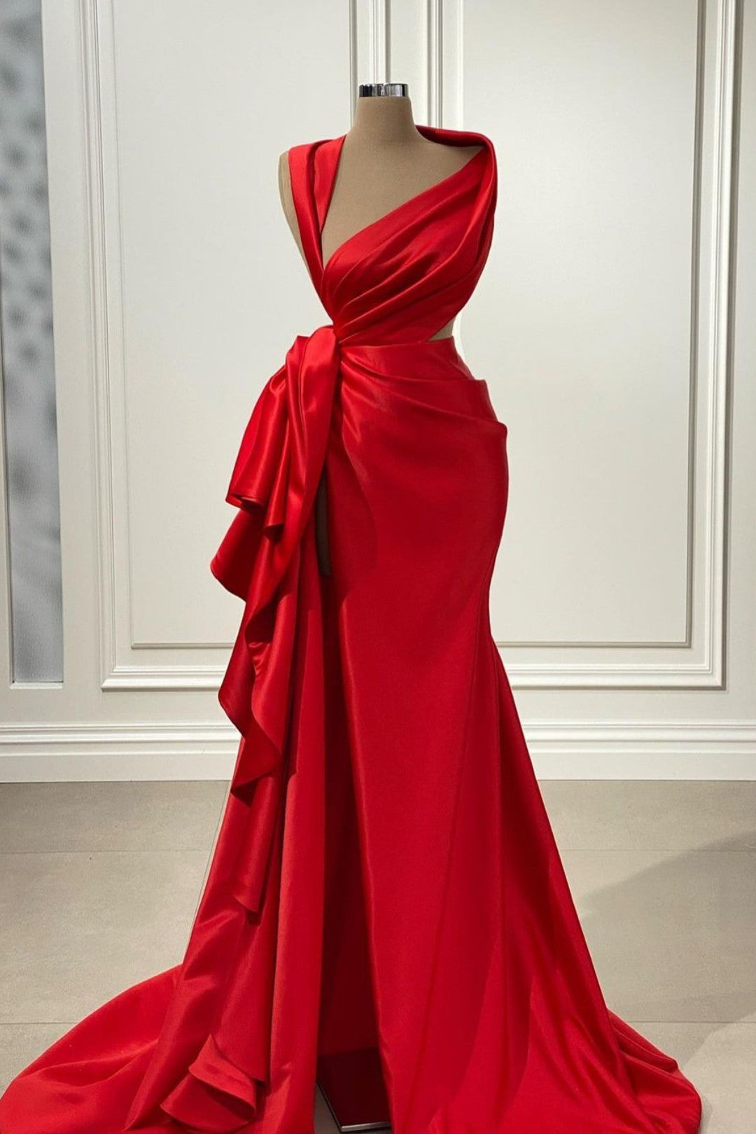 Vestido de fiesta de satén drapeado de sirena roja hasta el suelo con abertura