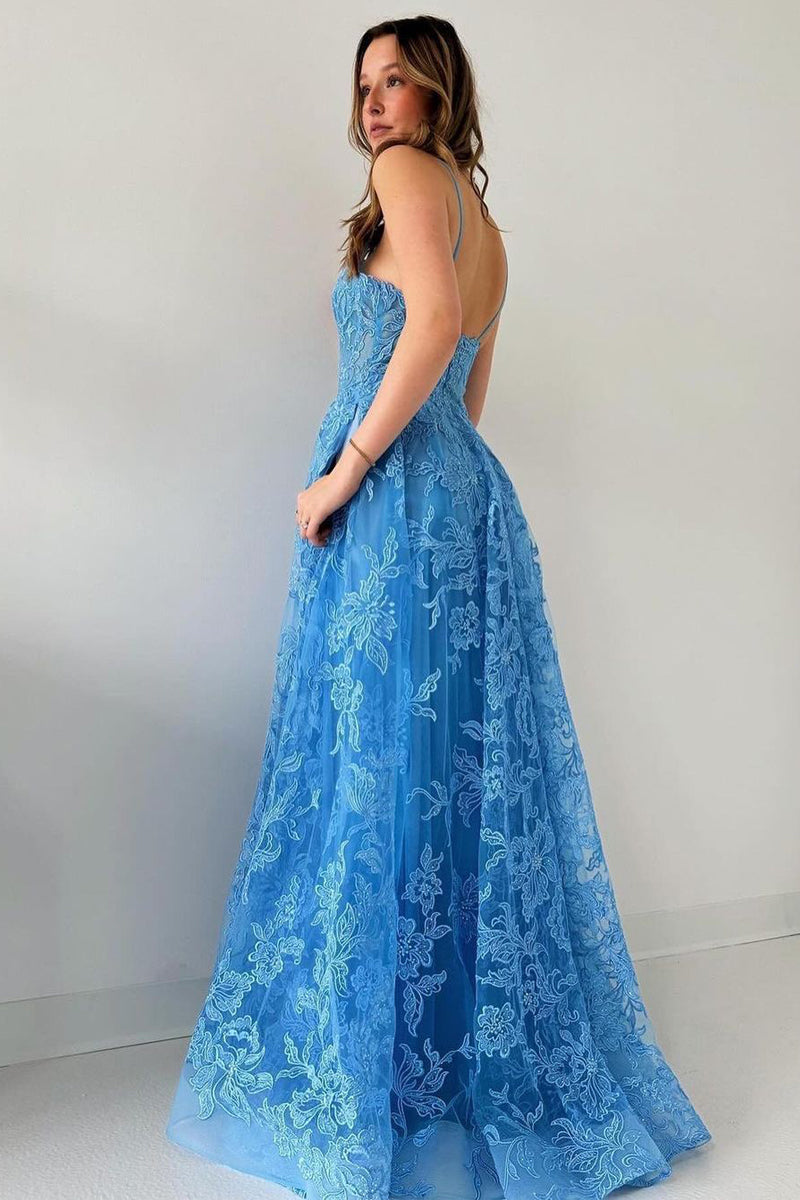 Vestidos de fiesta largos con tirantes finos en azul y apliques de tul