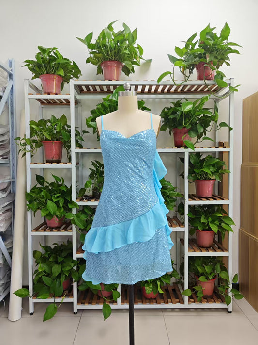 Schönes blaues Neckholder-Pailletten-Chiffon-Rüschen-Cocktailkleid Homecoming-Kleid Y8251