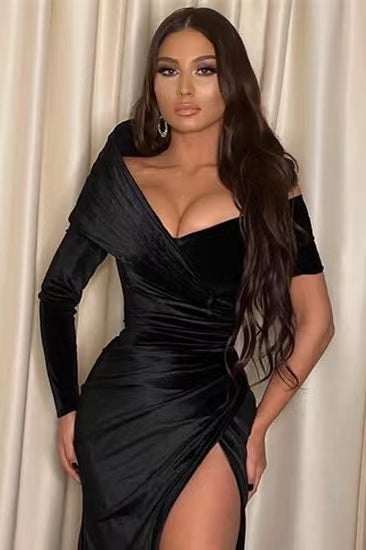 Vestido de fiesta negro de manga larga con hombros descubiertos y abertura, corte sirena
