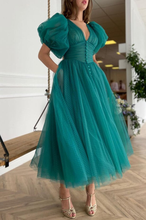 Elegant Dark Green A-Line Tulle Evening Dress with V-Neck and Short Sleeves