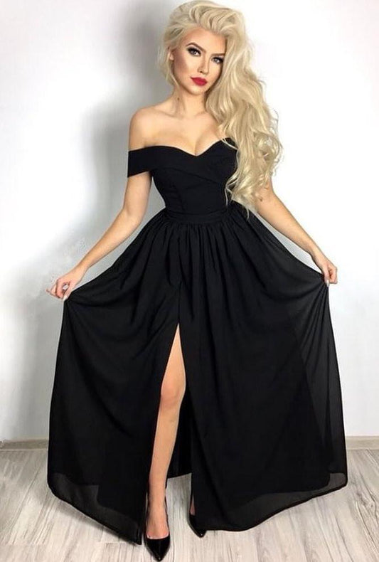Elegantes, schulterfreies Ballkleid in Mitternachtsschwarz mit Schlitz vorn und Rüschen