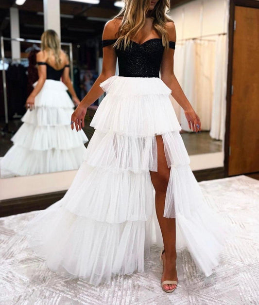 Schwarzes und weißes trägerloses, langes Ballkleid in A-Linie