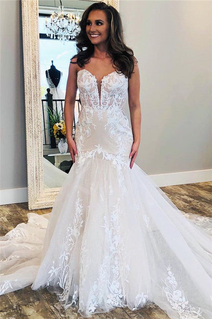 Vestidos de novia de encaje sin mangas con escote en V asequibles