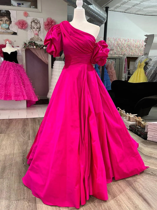 Alan | Vestido de fiesta largo fucsia de corte A con un solo hombro y mangas abullonadas