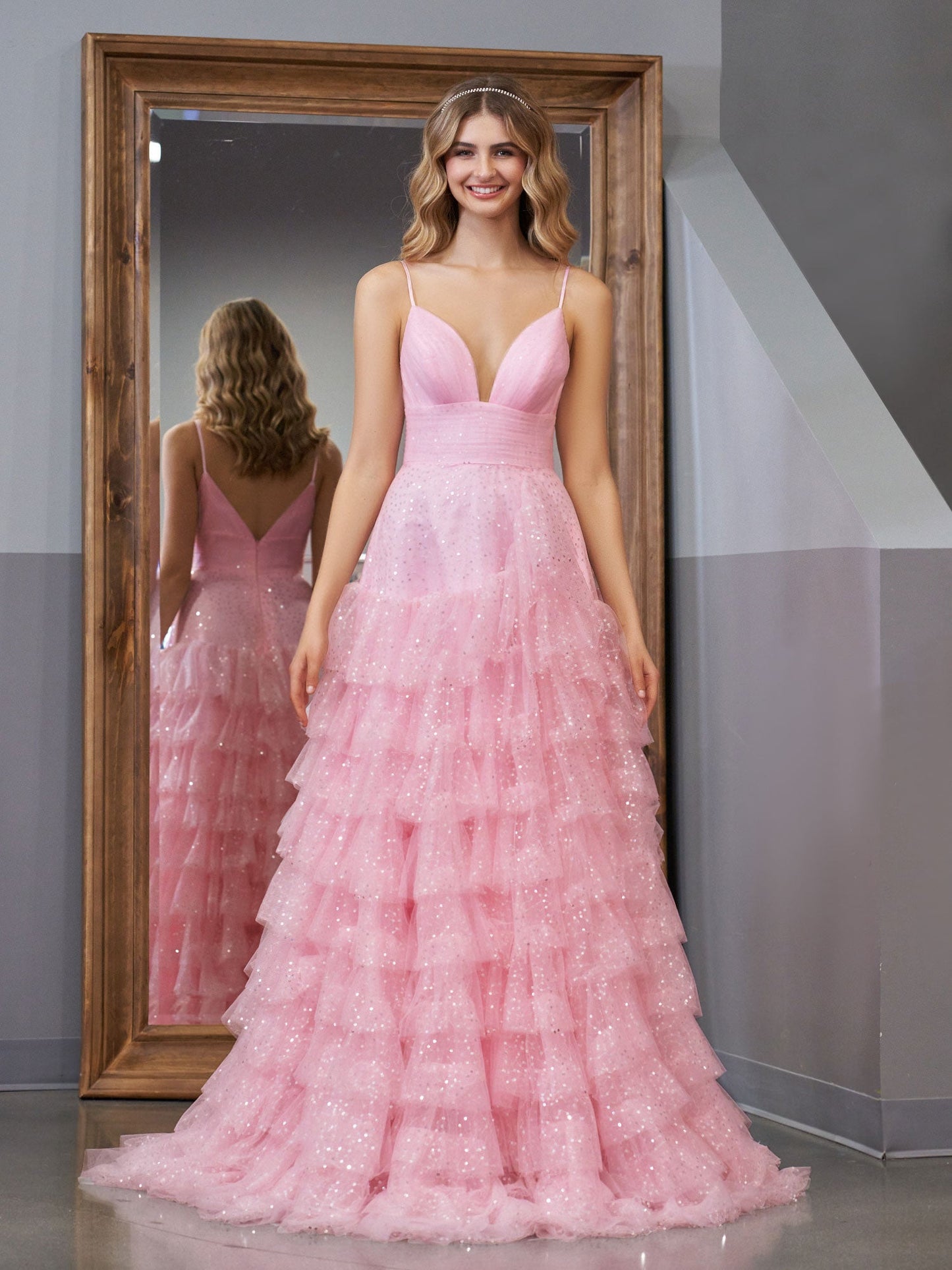 Alianna | Hellrosa A-Linien-Ballkleid aus Tüll mit gestuften Spaghettiträgern 