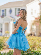 Amaia | Blaues A-Linien-Heimkehrkleid mit trägerlosem, plissiertem, kurzem Stufendesign