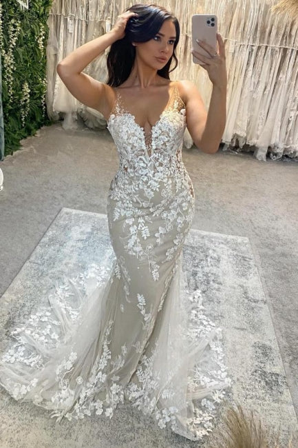 Impresionante vestido de novia color marfil sin mangas con tirantes finos, encaje de tul y apliques
