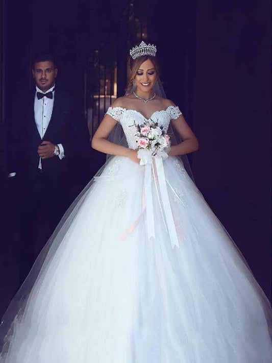 Increíble vestido de novia largo de tul con hombros descubiertos y encaje