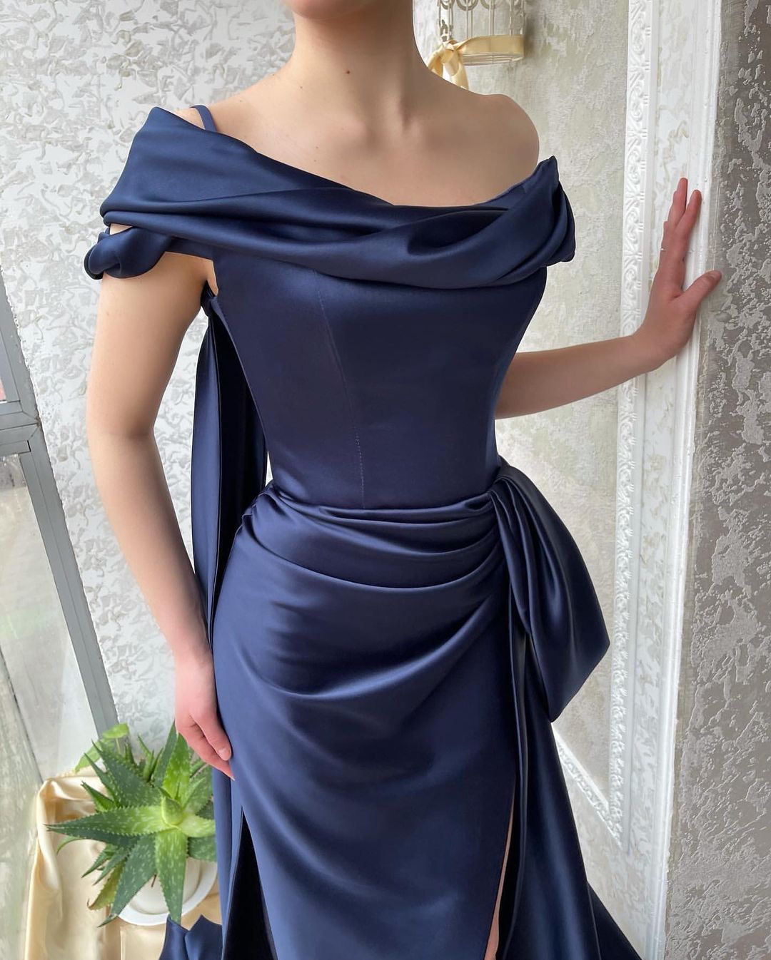 Amazing Long Navy Off-the-shoulder Mermaid Prom Dress With Slit