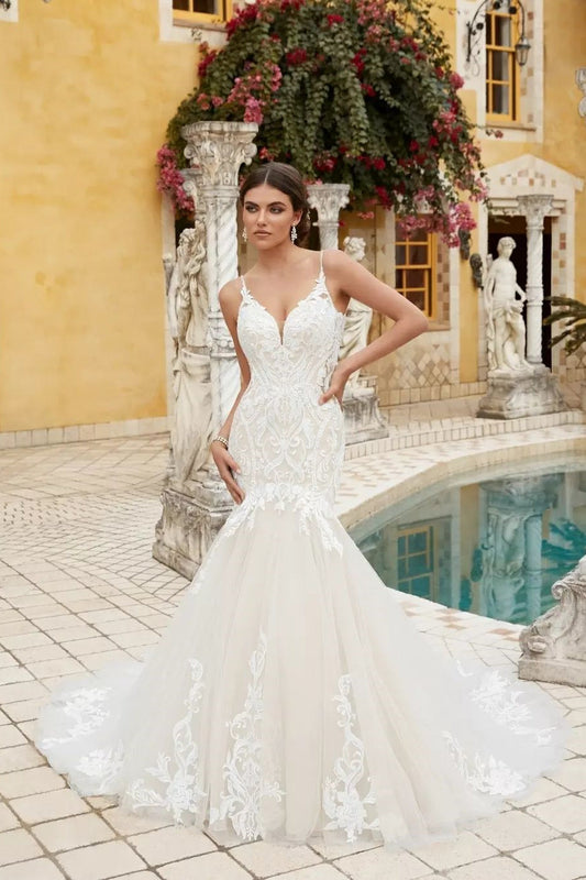 Increíble vestido de novia largo blanco sin mangas con tirantes finos, encaje sirena y volantes