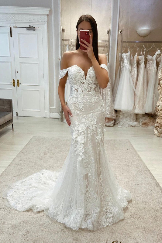 Increíble vestido de novia de sirena con apliques de encaje y hombros descubiertos