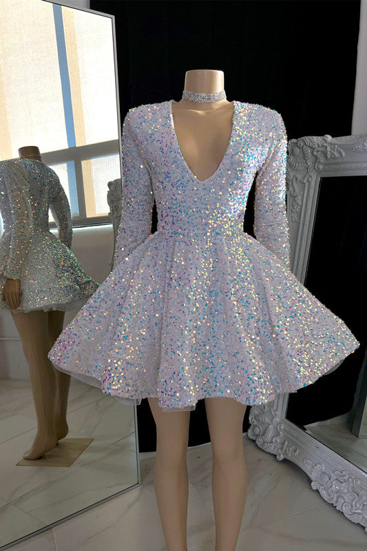 Erstaunliches Mini-Ballkleid in A-Linie mit V-Ausschnitt und Perlenbesatz