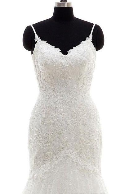 Vestidos de novia elegantes con apliques y tirantes finos de sirena