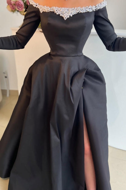 Atractivo vestido de fiesta largo negro de satén con hombros descubiertos, corte A, abertura frontal, mangas largas y perlas