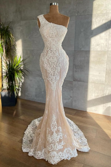 Atractivo vestido de novia de sirena con apliques de encaje y un solo hombro hasta el suelo