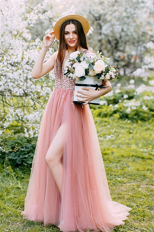Impresionante vestido de fiesta largo de tul con escote en V, corte A y cuentas, con abertura