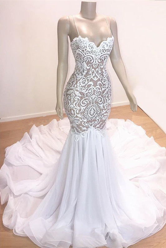 Impresionante vestido de fiesta blanco de tul con escote corazón y corte sirena y encaje