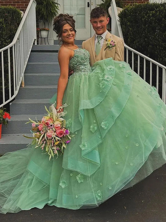 Azurena | Vestido de fiesta largo de tul verde salvia con escote corazón y apliques