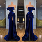 Vestido de fiesta de sirena azul oscuro de un solo hombro con abertura larga y cuentas