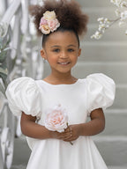 Vestido para niña de las flores con cola larga, mangas abullonadas, lazo en la espalda y botones
