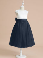 Vestido de niña de las flores de primera comunión de tul satinado con corte en A y largo hasta la rodilla