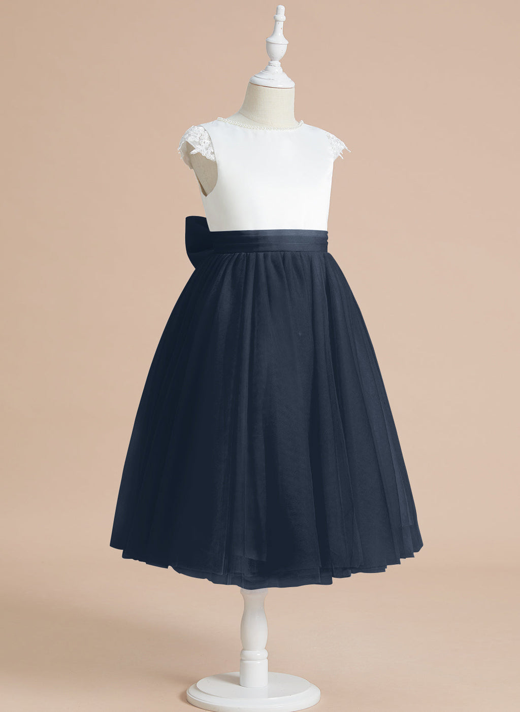 Vestido de niña de las flores de primera comunión de tul satinado con corte en A y largo hasta la rodilla