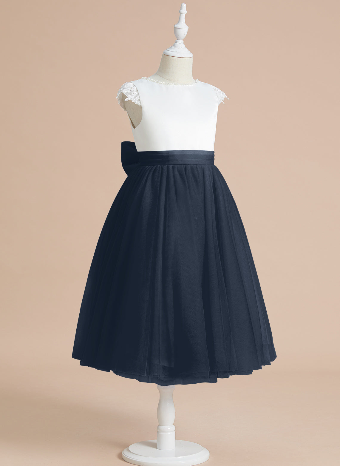Vestido de niña de las flores de primera comunión de tul satinado con corte en A y largo hasta la rodilla
