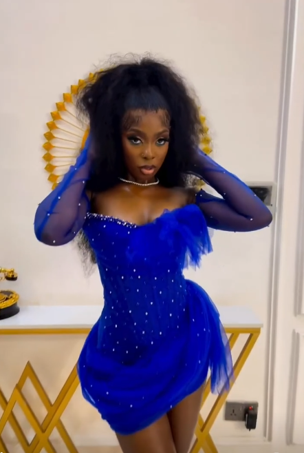 Impresionante vestido de cóctel azul rey de tul con cuentas, minivestido de fiesta, vestido de regreso a casa Y7710