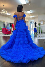 Adalynn | Vestido de fiesta largo de tul con volantes y hombros descubiertos en azul real con abertura