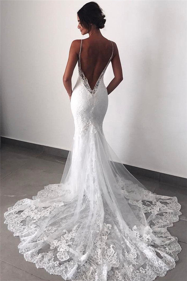 Vestido de novia de encaje estilo sirena con tirantes finos y espalda descubierta